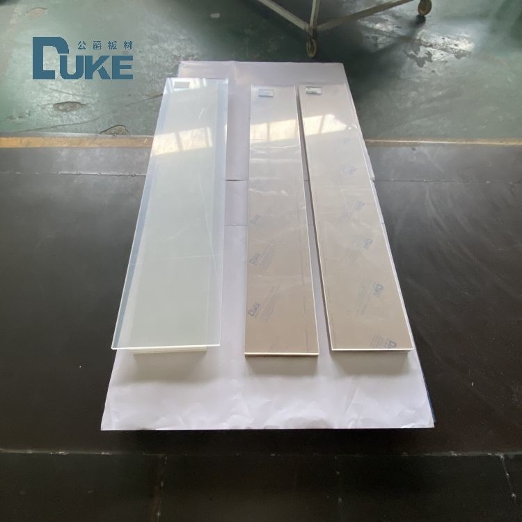 ضد الصفراء المخصصة الصفحة الأكريليك الواضحة سميكة لوحة PMMA للنوافذ الخارجية CNC القطع 10mm