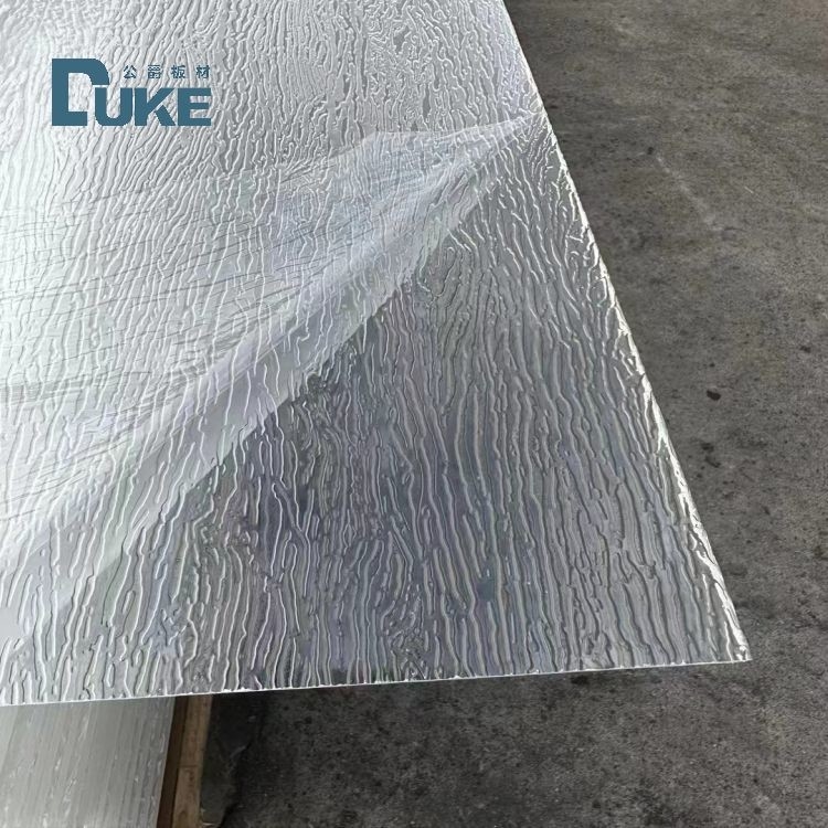 الصفحة الاكريليكية الشريطية الشكل V واضحة المقاومة للكيماويات في 6mm 10mm سمك وتصميم دائم